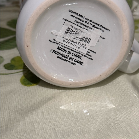 Warner Bros- Gilmore Girls- Stars Hollow Ceramic Mug with Blue Accents - Picture 6 of 6